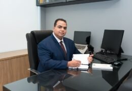 Legislação brasileira garante acesso ao salário-maternidade em diferentes situações, explica o advogado Átila Dantas.