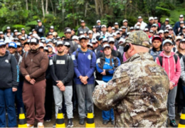 CEAB oferece treinamento com práticas de sobrevivência em selva.
