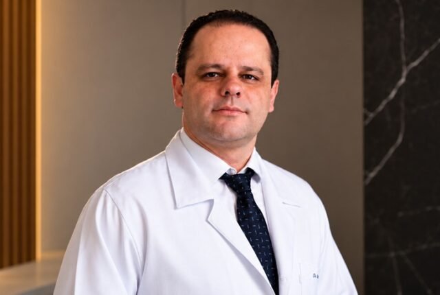 Dr. Fábio Thadeu Ferreira, urologista, afirma que a resistência na busca por atendimento médico deve mudar com informação, acompanhamento regular e decisões sobre a própria saúde.